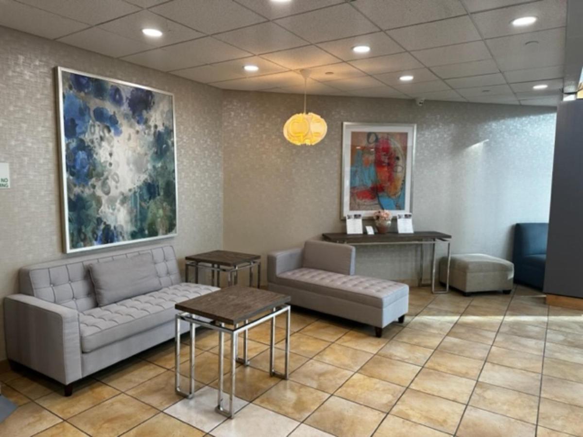 Holiday Inn Chicago - Elk Grove, An Ihg Hotel Элк-Гров-Виллидж Экстерьер фото