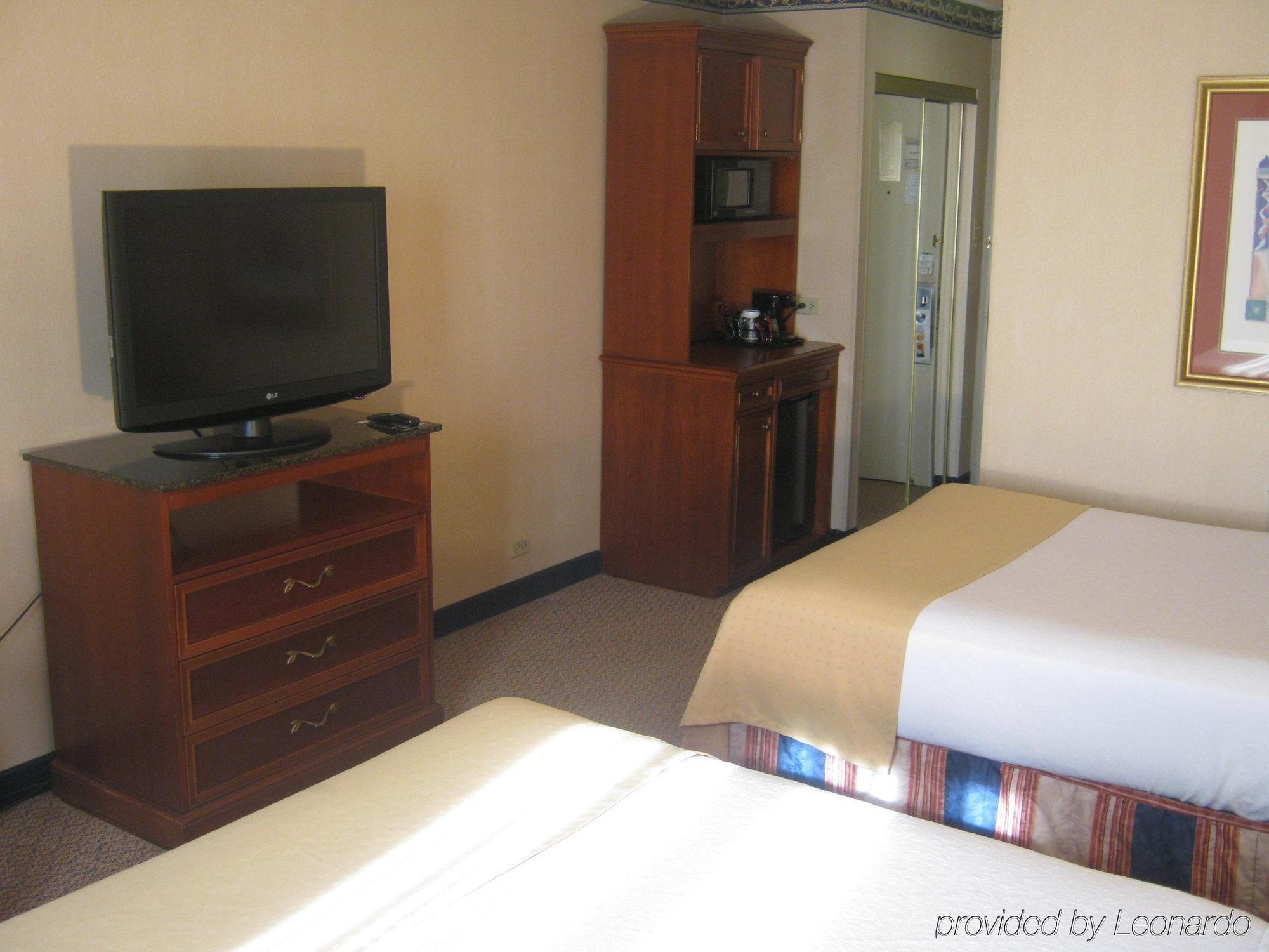 Holiday Inn Chicago - Elk Grove, An Ihg Hotel Элк-Гров-Виллидж Экстерьер фото