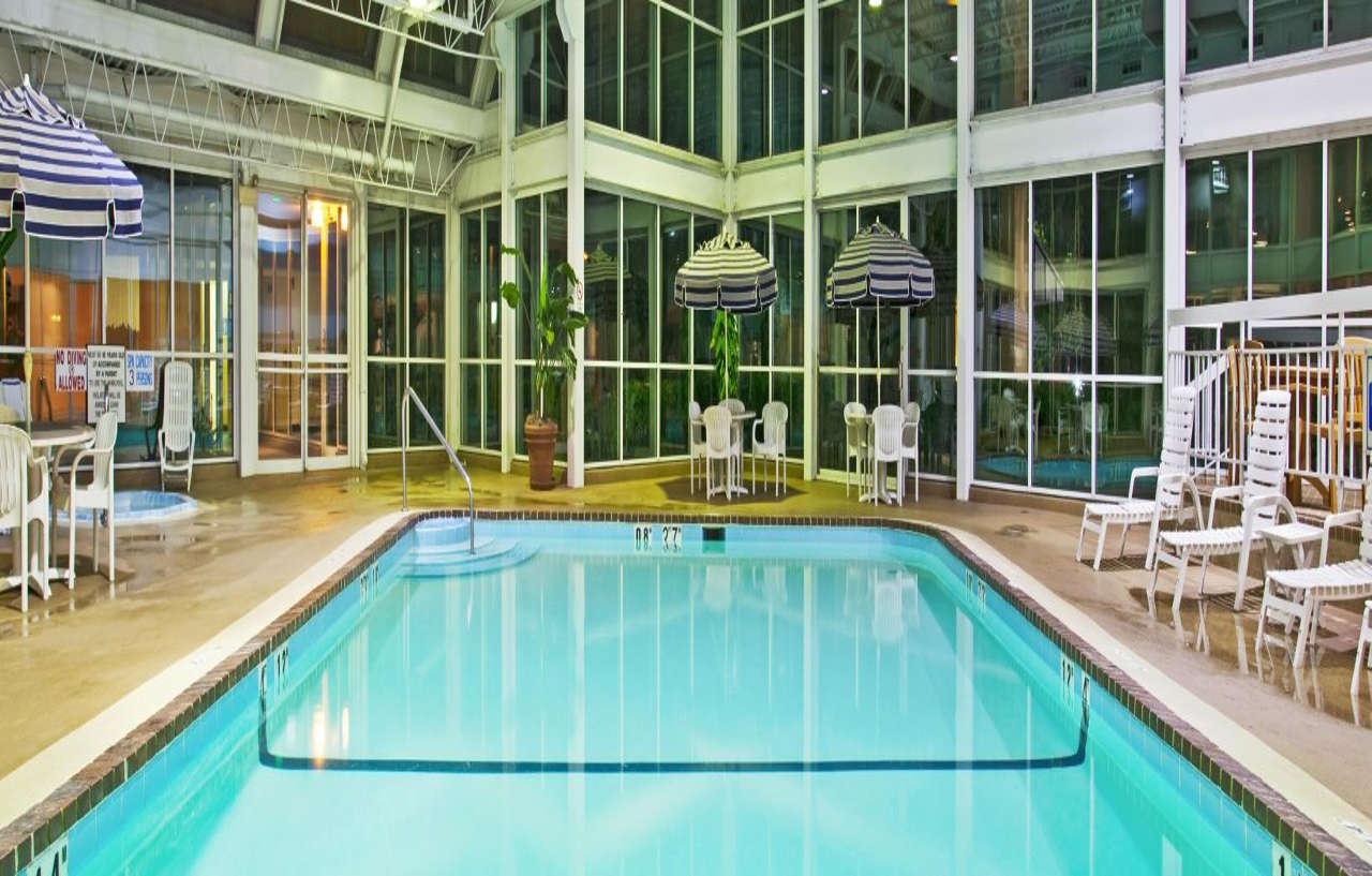 Holiday Inn Chicago - Elk Grove, An Ihg Hotel Элк-Гров-Виллидж Экстерьер фото